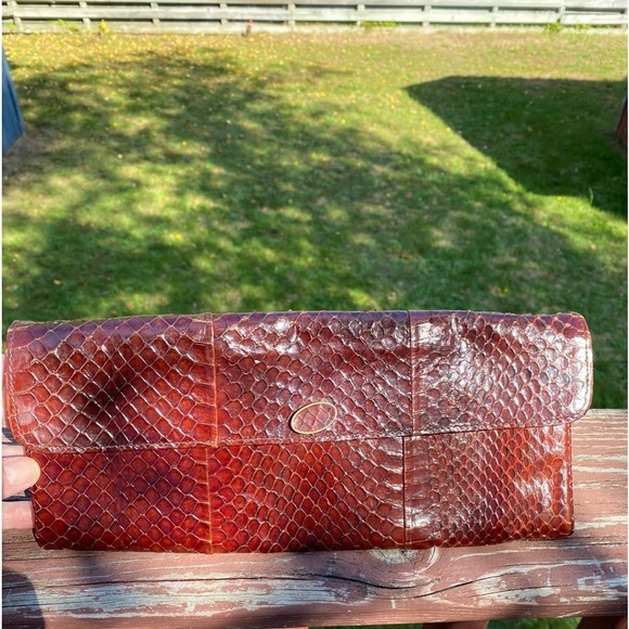 BROWN & Wine Snake Skin Clutch w/10.5” Gold Link Chain - Picture 6 of 6